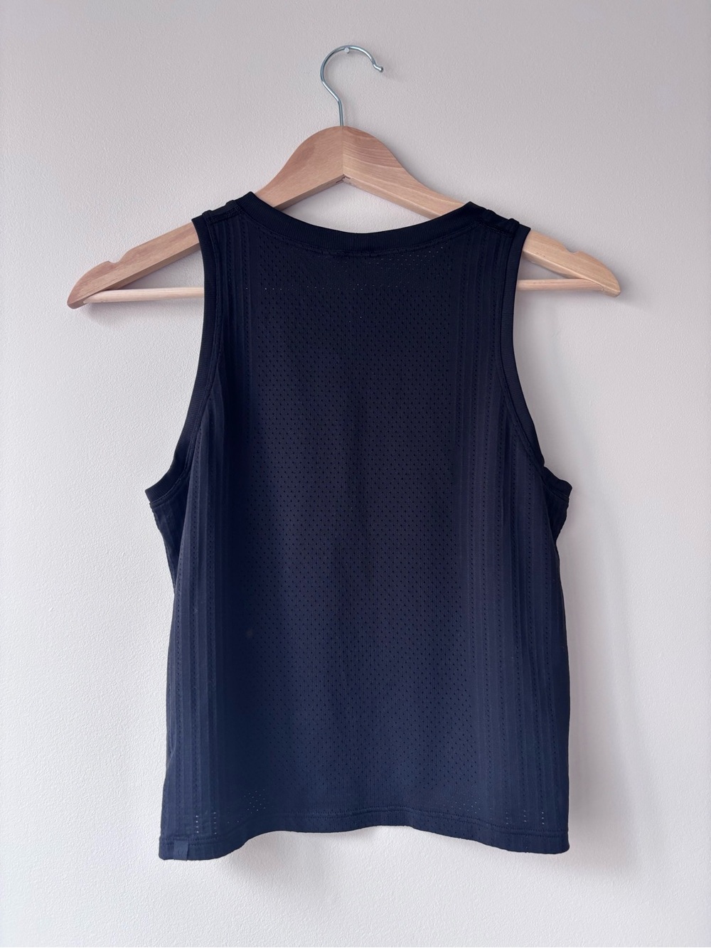 Lululemon Black Performance Tank Top - Picture 3 of 4